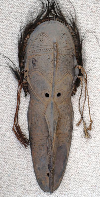 Kunst-15-Seib-unknown.jpg - Wooden mask, Papua New Guinea, unknown artist, 1998, w 60 × h 20 (Photo by Roland Seib)